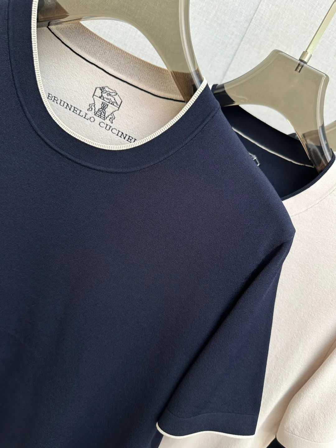 BC top quality 2026 new short sleeves! Original custom fabric, soft to the touch. Top imported private goods, fashionable design and trendy short sleeves, without losing luxury. There is no doubt about the quality. The upper body effect is amazing, luxury official website Same Style! Size: M-3XL